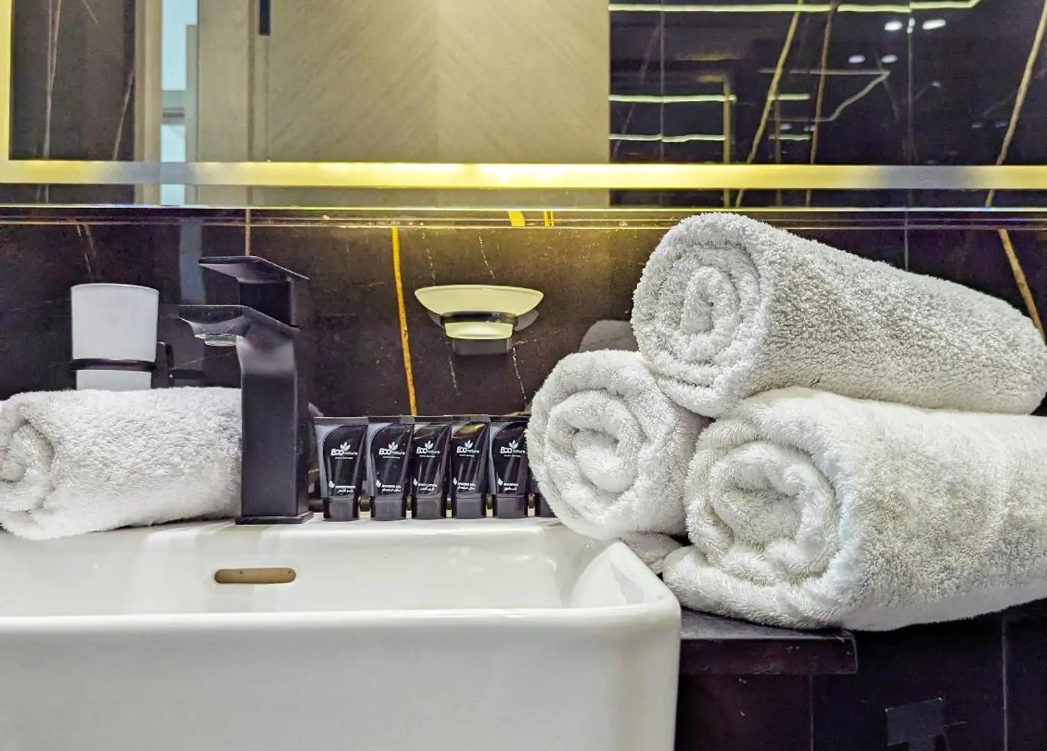 Nova Haven Retreat, Luxury Fully Furnished 1Bhk In Jvc, Dubai Short Drive To Jbr And Dubai Marina Apartment