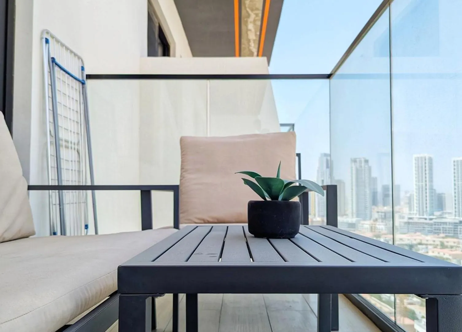 Nova Haven Retreat, Luxury Fully Furnished 1Bhk In Jvc, Dubai Short Drive To Jbr And Dubai Marina Apartment